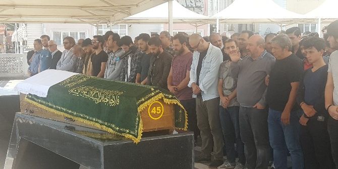 Kazada Hayatını Kaybeden Üniversiteli Gençler Toprağa Verildi