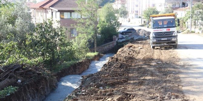 Karadere Caddesi’nde Dönüşüm Devam Ediyor