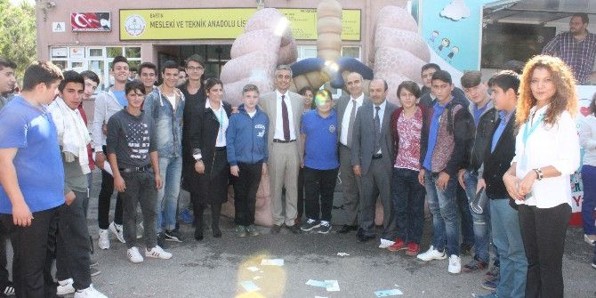 Öğrencilere Sigara Uyarısı