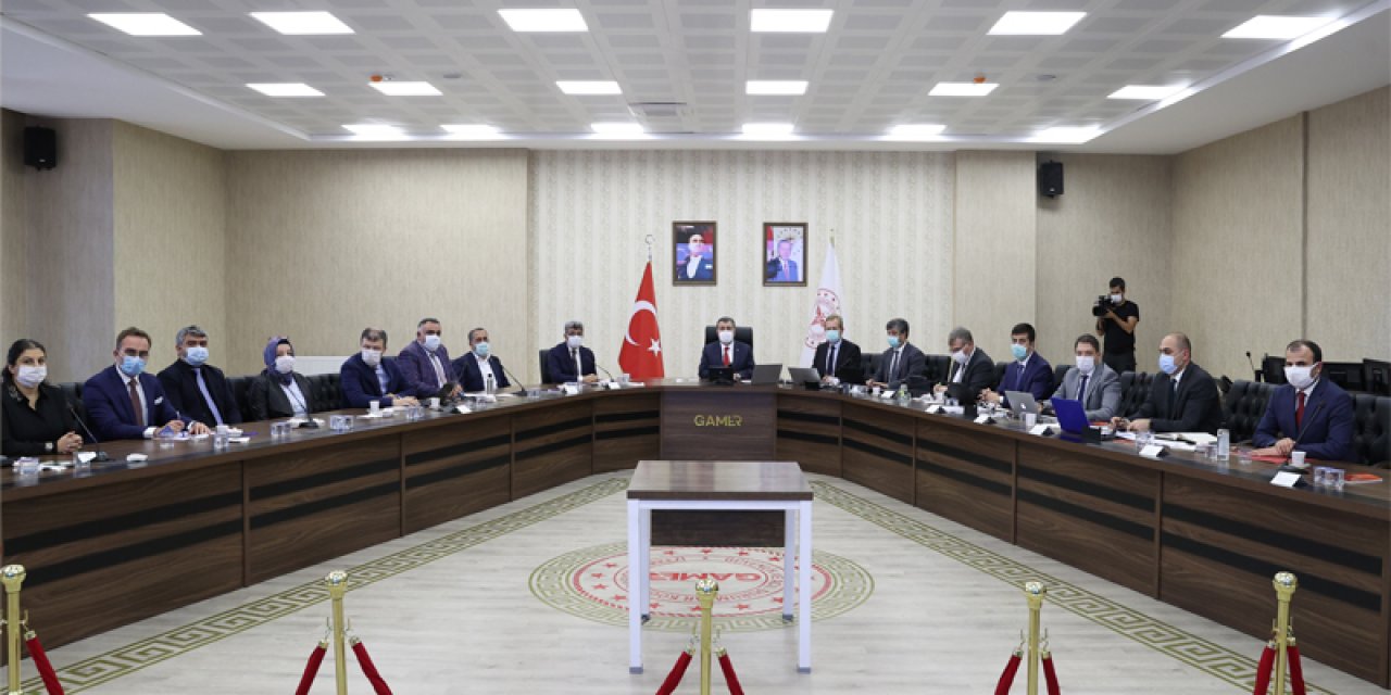 Bakan Koca, 4 İlin Sağlık Yöneticileriyle Van’da Buluştu