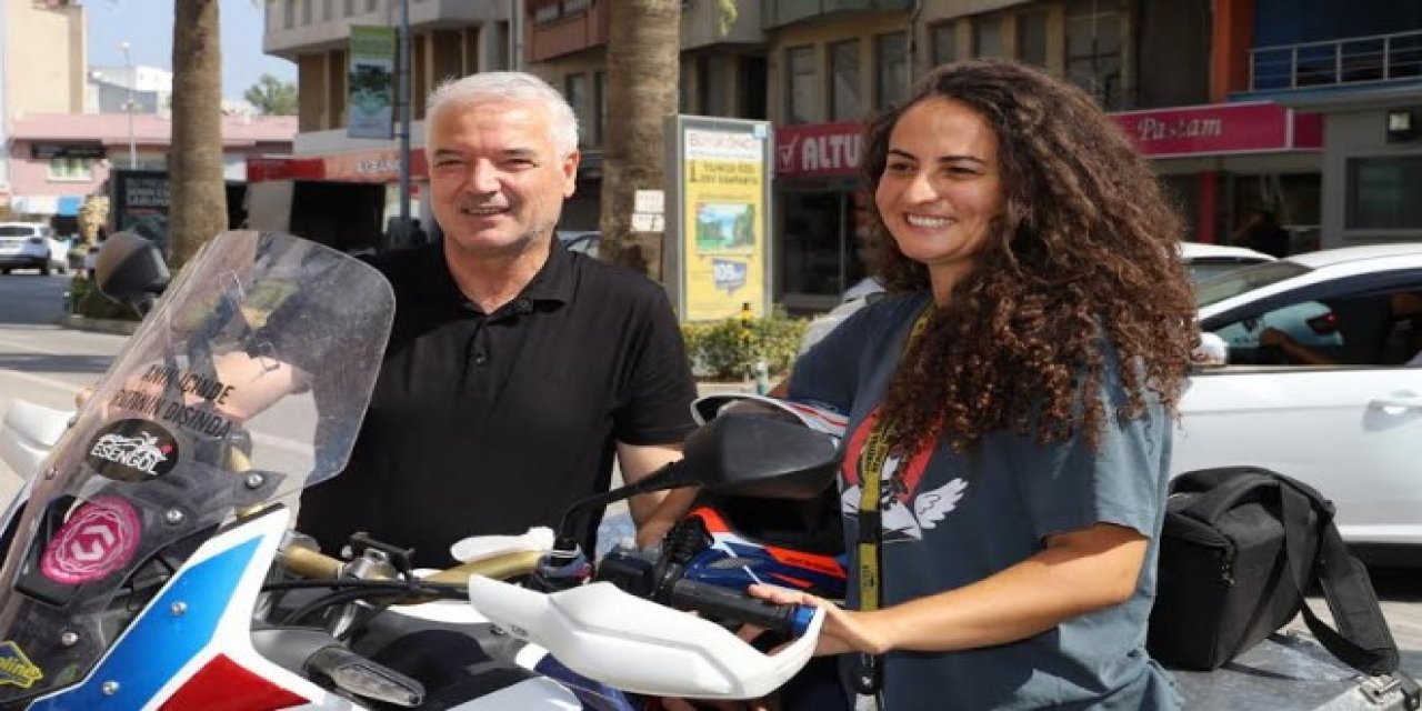 Kadın Akademisyen Motorsiklet Turuna Çıktı
