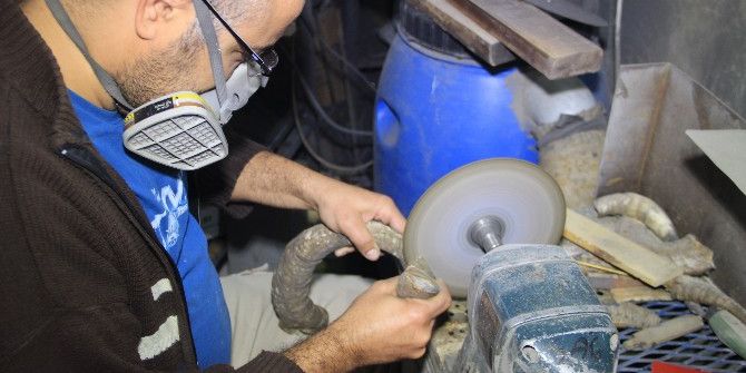 Kurbanlık Hayvanların Boynuzlarını Sanat Eserine Dönüştürüyor