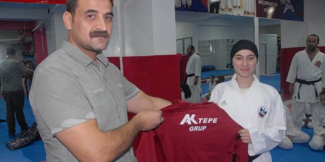 Diyarbakırlı Karatecilere Malzeme Yardımı