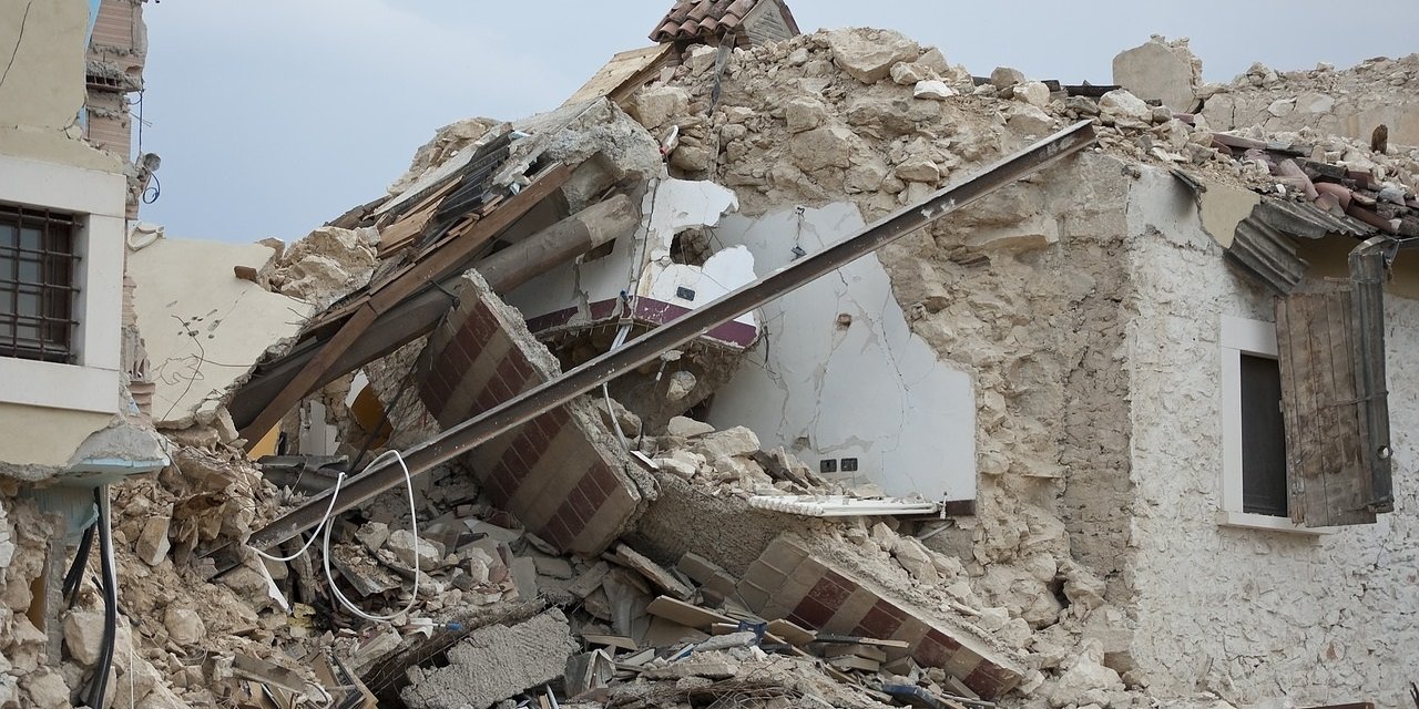 Afad: “izmir’de 6 Kişi Yaşamını Yitirdi, 257 Kişi Yaralandı”