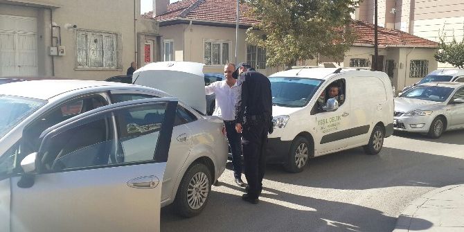 Bilecik Polisinden Araçlarda Bagaj Kontrolü