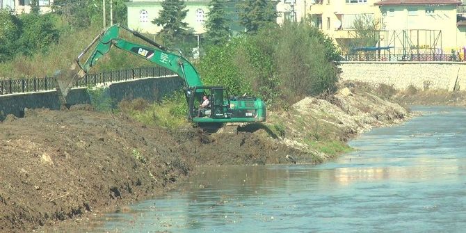Asar Deresinde Temizlik