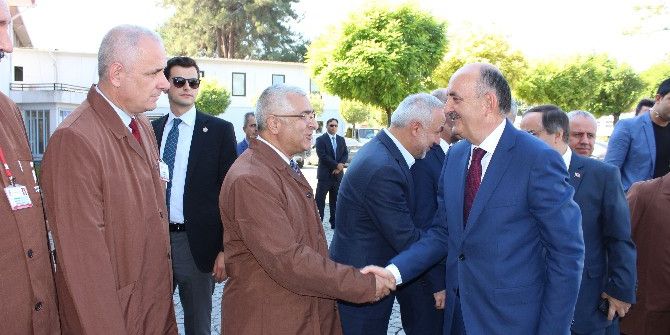 Müezzinoğlu, Milli Treni İnceledi