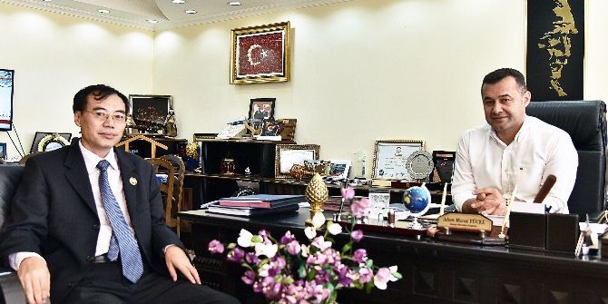Başkan Yücel, Başkonsolos Liu’ya Alanya’yı Tanıttı