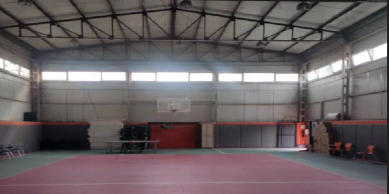 Valilikten “İzmir’den Hastaneler Doldu, Spor Salonu Hastaneye Çevrildi” Haberine Yanıt