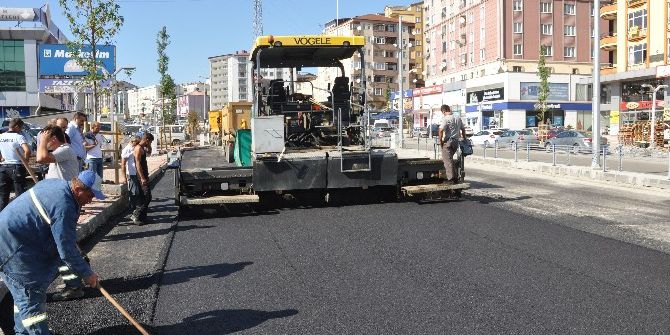 Şehit Astsubay Ömer Halisdemir Bulvarı Asfaltlanıyor