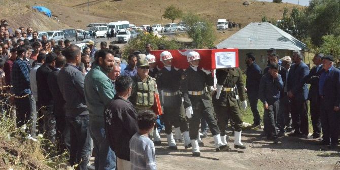 Şehit Korucular Gözyaşları Arasında Toprağa Verildi