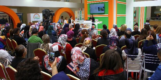 300 Çiftçi Kadına Konferans