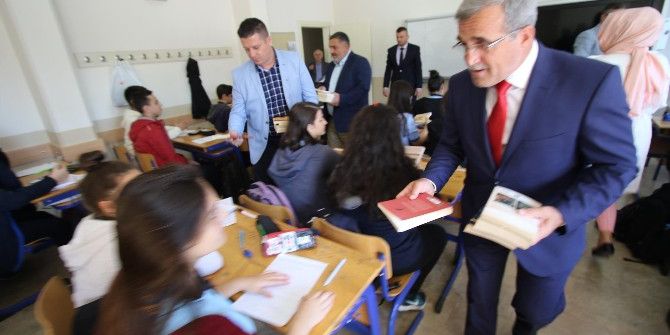 Başkan Akcan Okul Ziyaretlerine Devam Ediyor