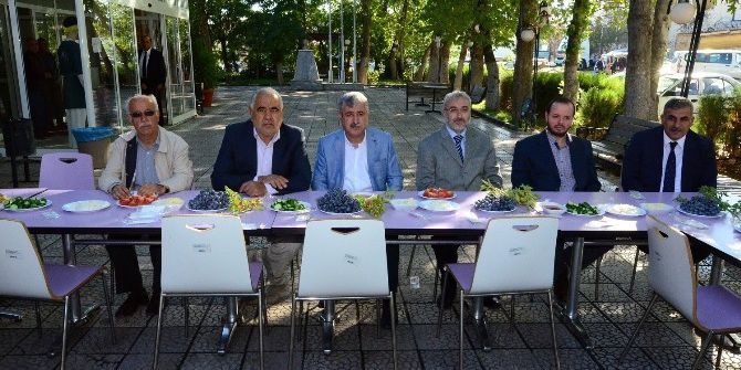 Başkan Polat Özsan Sanayi Sitesi Esnaflarıyla Bir Araya Geldi