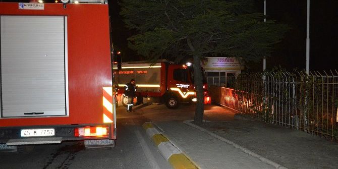 Boş Fabrikada Çıkan Yangın Paniğe Neden Oldu