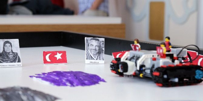 15 Temmuz’dan Etkilenen Çocuklardan Türk Bayrağına Duyarlı Robot