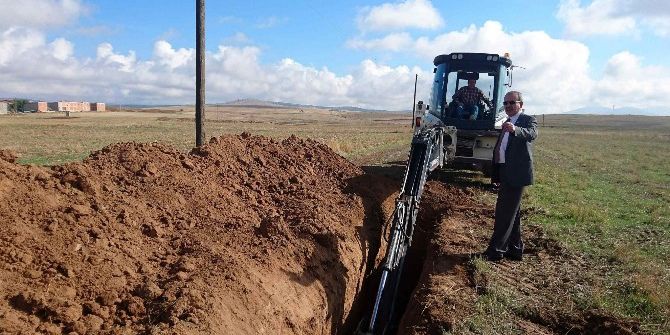 Aslanapa’da İçme Suyu İsale Hattı Yenileniyor