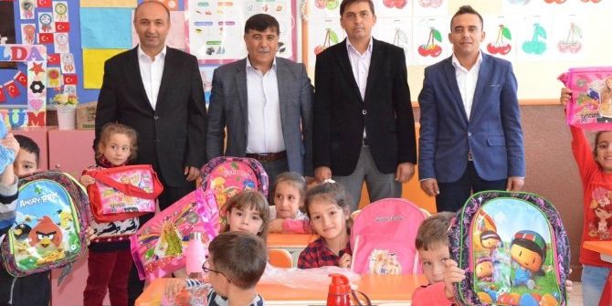 Emet Belediyesi’nden Kırtasiye Yardımı