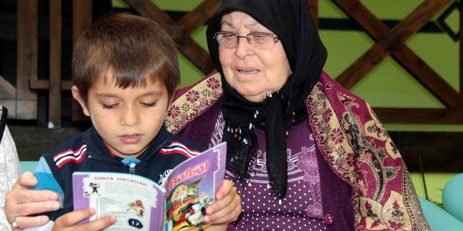 İki Kimsesiz Grup Buluştu