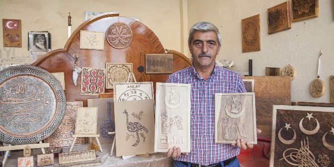 Selçuklu Mezar Taşları Ahşaba İşleniyor