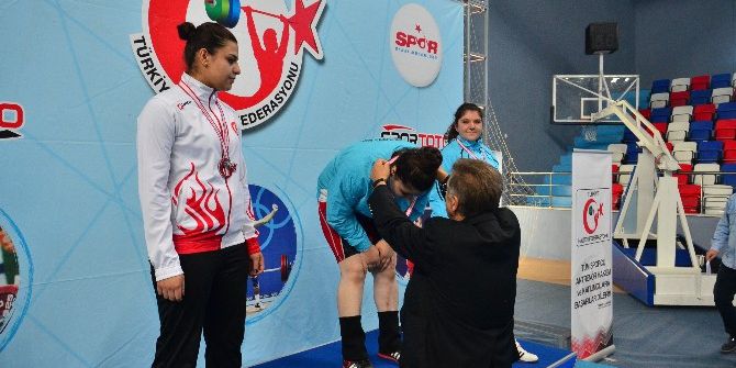 15 Temmuz Şehitleri Gençler Ve 23 Yaş Altı Ferdi Halter Şampiyonası