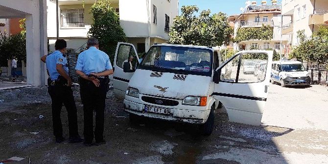 Manavgat’ta Park Halindeki Kamyonette Yangın