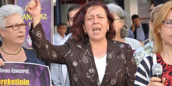 Kadınlar, Kadına Şiddete Dikkat Çekti