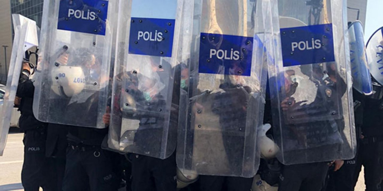 Sağlıkçıların Protestosuna Polis Engeli
