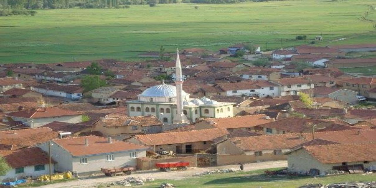 Altıntaş Akçaköy Köyü