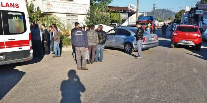 Kaza Yapan Ehliyetsiz Sürücü Yaralandı