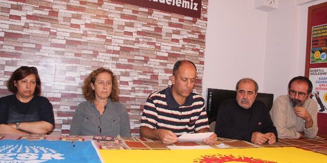 Bergama’da Eğitim-sen Üyelerinden, Maaş Kesme Cezasına Protesto