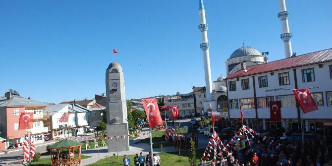 Başçiftlik’te “15 Temmuz Şehitler Meydanı” Törenle Açıldı