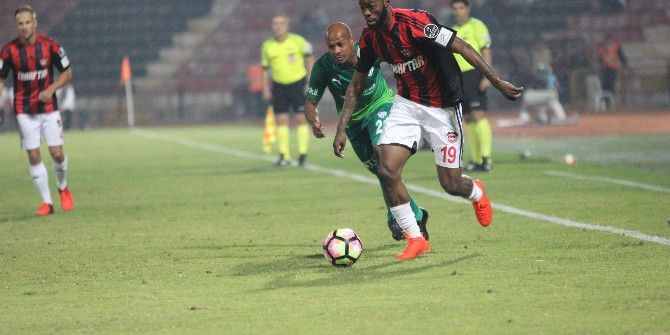 Gaziantep’te Tribünler Doldu