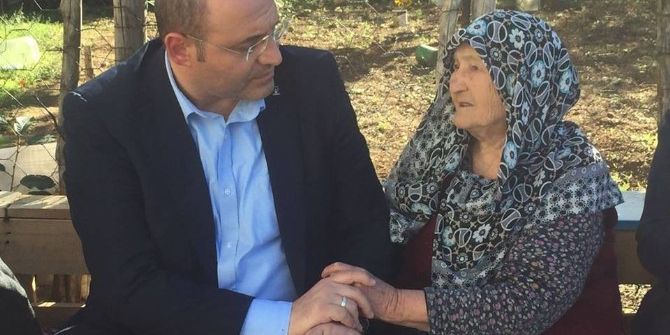 Ak Parti’den Kütahya’nın En Yaşlı Vatandaşına Ziyaret