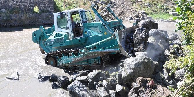 Kars Çayı Islah Çalışmaları Devam Ediyor