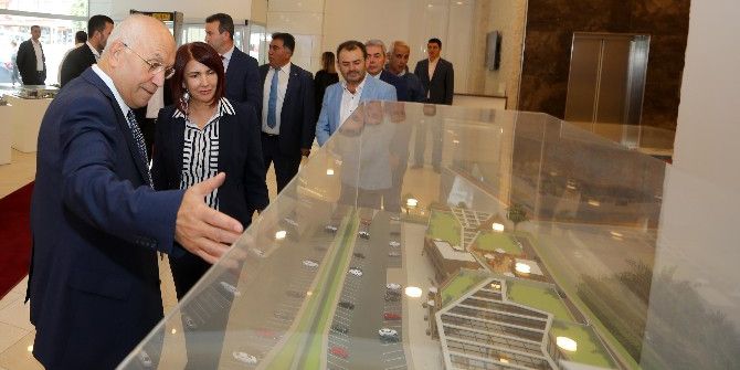 Avcılar Belediye Başkanı Toprak, Yenimahalle Belediye Başkanı Yaşar’ı Ziyaret Etti