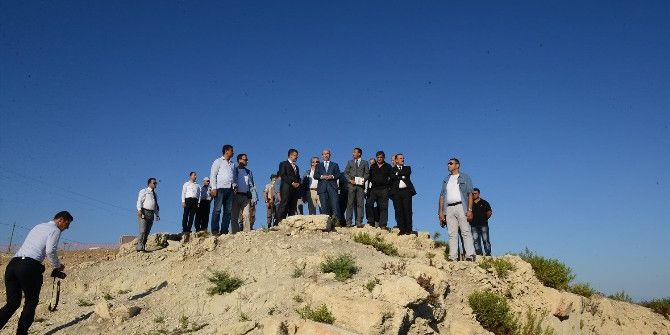 Vali Demirtaş, Karataş’ta