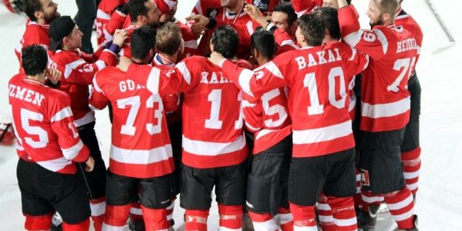 35 Yıllık Buz Hokeyi Tarihinde Bir İlk: Zeytinburnu Avrupa Şampiyonu