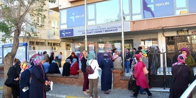 Edremit İş-kur’da ‘İş’ İzdihamı