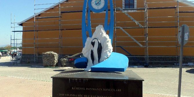 Mudanya’da Saatler Zamanı Yanlış Gösteriyor