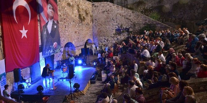 Foça’da Yıldızlı Gece