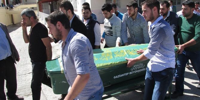 Fabrika Yangınında 1 İşçi Hayatını Kaybetti