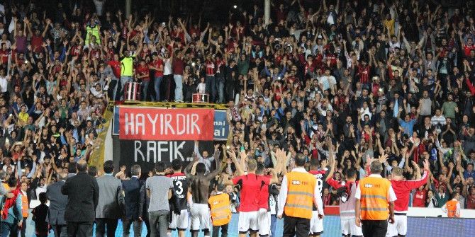 İsmail Kartal İle Taraftar Arasındaki Buzlar Eridi