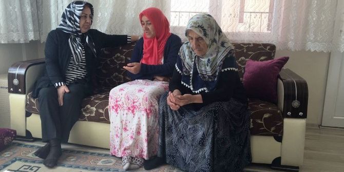 Bayan Kamçı, Şehit Ailesini Ziyaret Etti