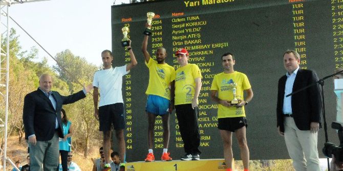 Turkcell Gelibolu Maratonu’nda 6 Bin Kişi Barış İçin Koştu