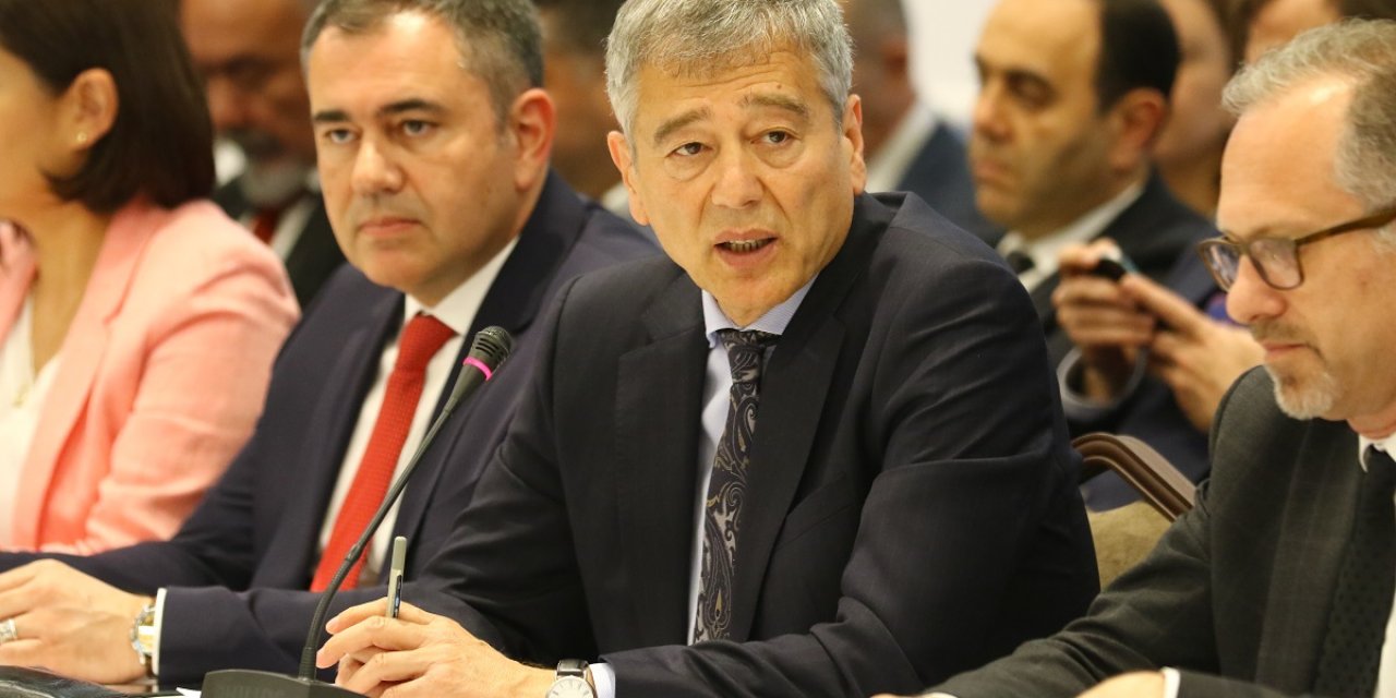 İlaç Firmaları Yurt Dışından Aşı Getirip Satabilir Mi ?