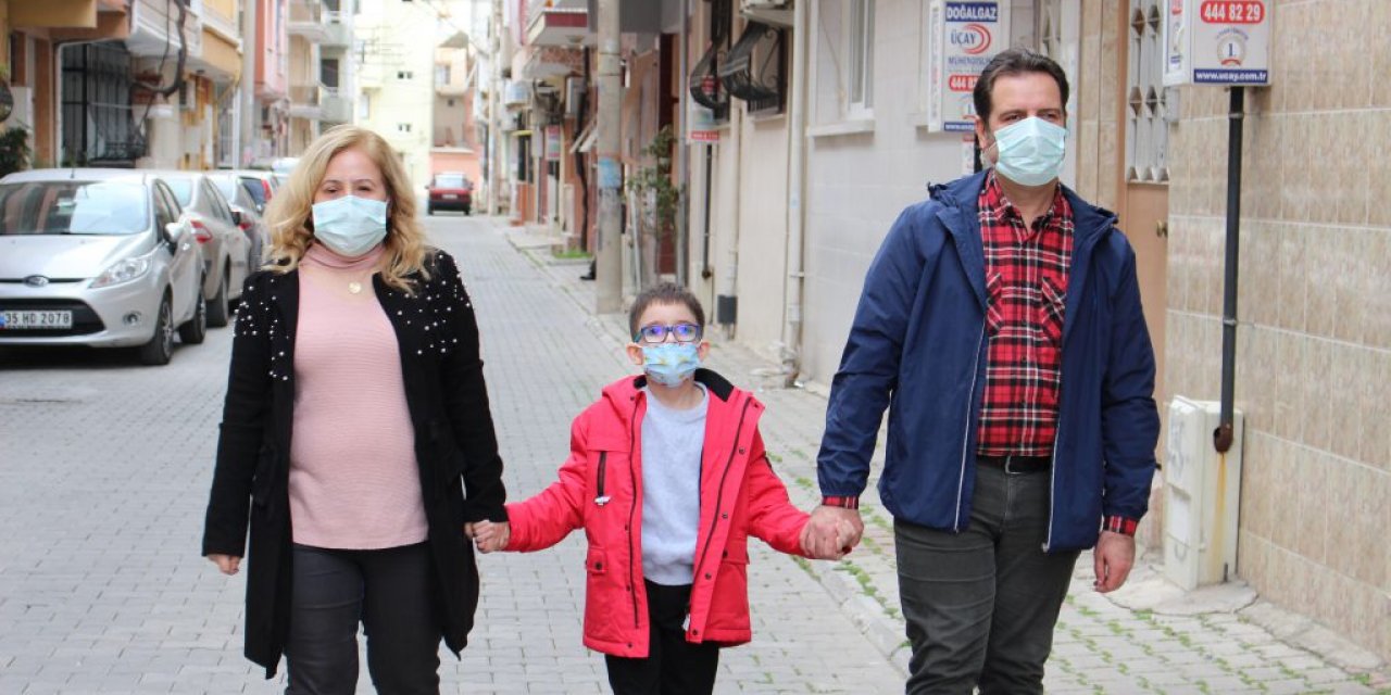 El Ele Yürüyerek Işığı Gördüler !