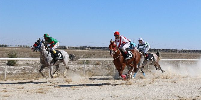 Konya’da Mahalli 24. Geleneksel Safkan Arap Ve İngiliz At Yarışları Gerçekleştirildi