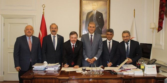 Uşak Üniversitesi Tıp Fakültesi Protokolü İmzalandı