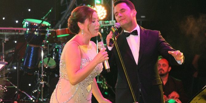 Zeki Müren Ölümünün 20. Yıldönümünde Şarkılarıyla Anıldı